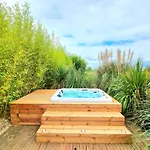 Hotel Les Granges De Jules 3*